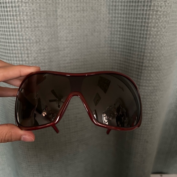 Authentic fendi shades (rare) - Picture 2 of 4